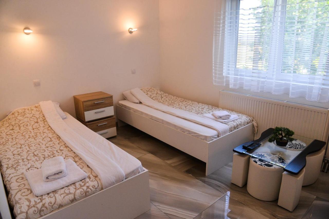 Mesecev Konak Bed and Breakfast Ni Zewnętrze zdjęcie