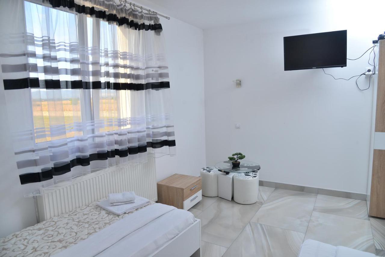 Mesecev Konak Bed and Breakfast Ni Zewnętrze zdjęcie
