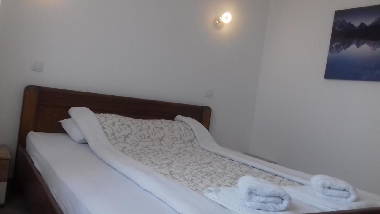 Mesecev Konak Bed and Breakfast Ni Zewnętrze zdjęcie