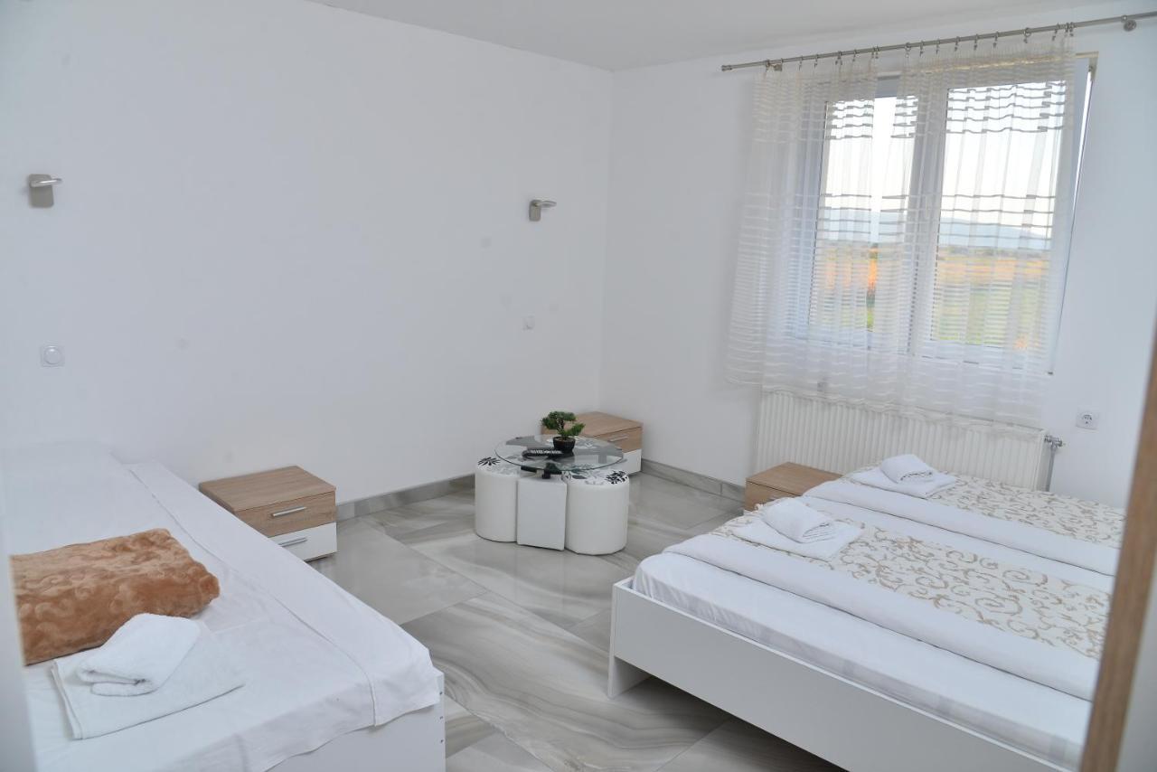 Mesecev Konak Bed and Breakfast Ni Zewnętrze zdjęcie