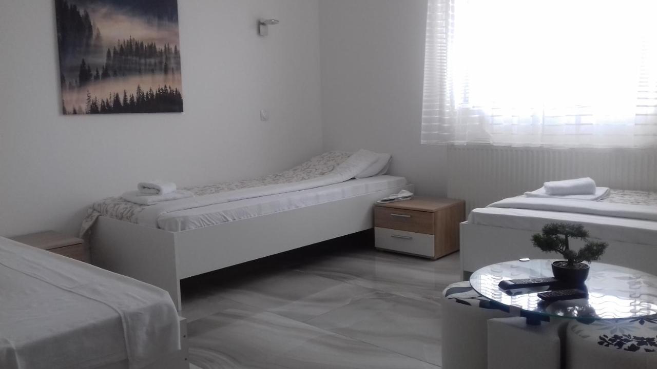 Mesecev Konak Bed and Breakfast Ni Zewnętrze zdjęcie